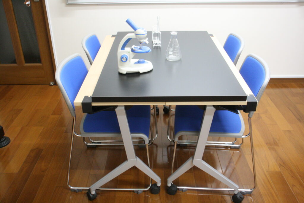 安全に実験を行うための机